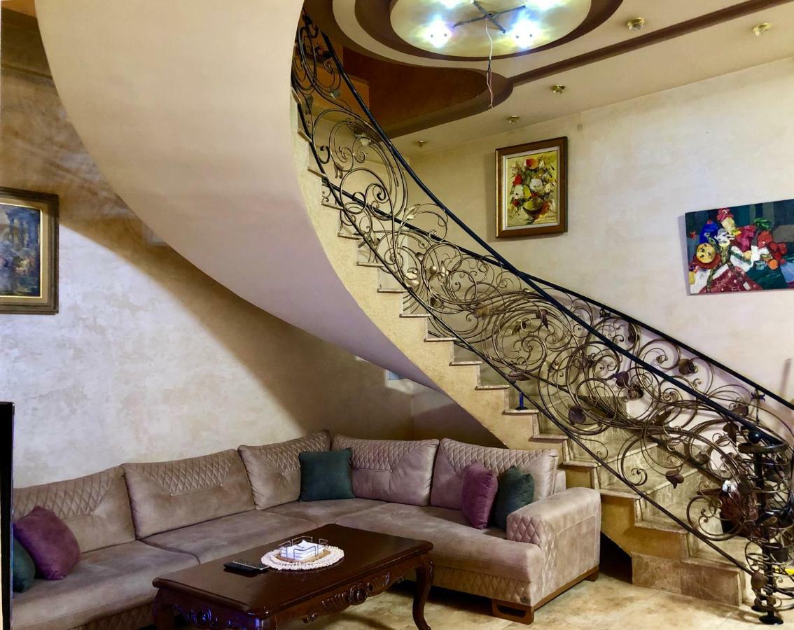 Luxury Tumanyan Apartment เยเรวาน ภายนอก รูปภาพ