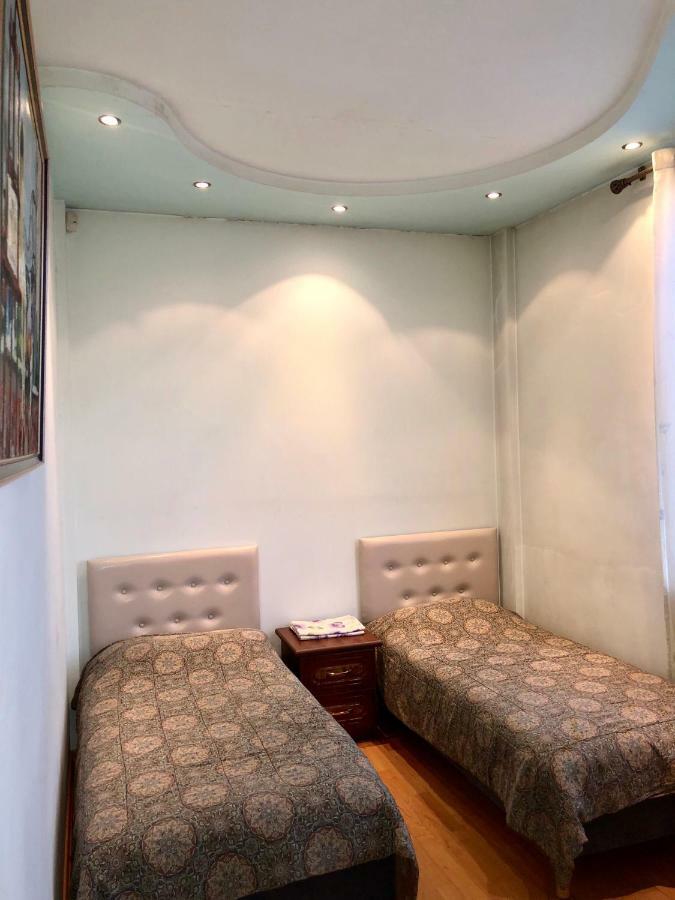 Luxury Tumanyan Apartment เยเรวาน ภายนอก รูปภาพ