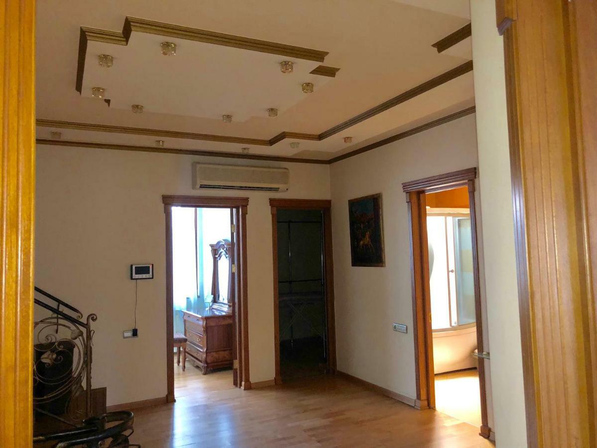 Luxury Tumanyan Apartment เยเรวาน ภายนอก รูปภาพ