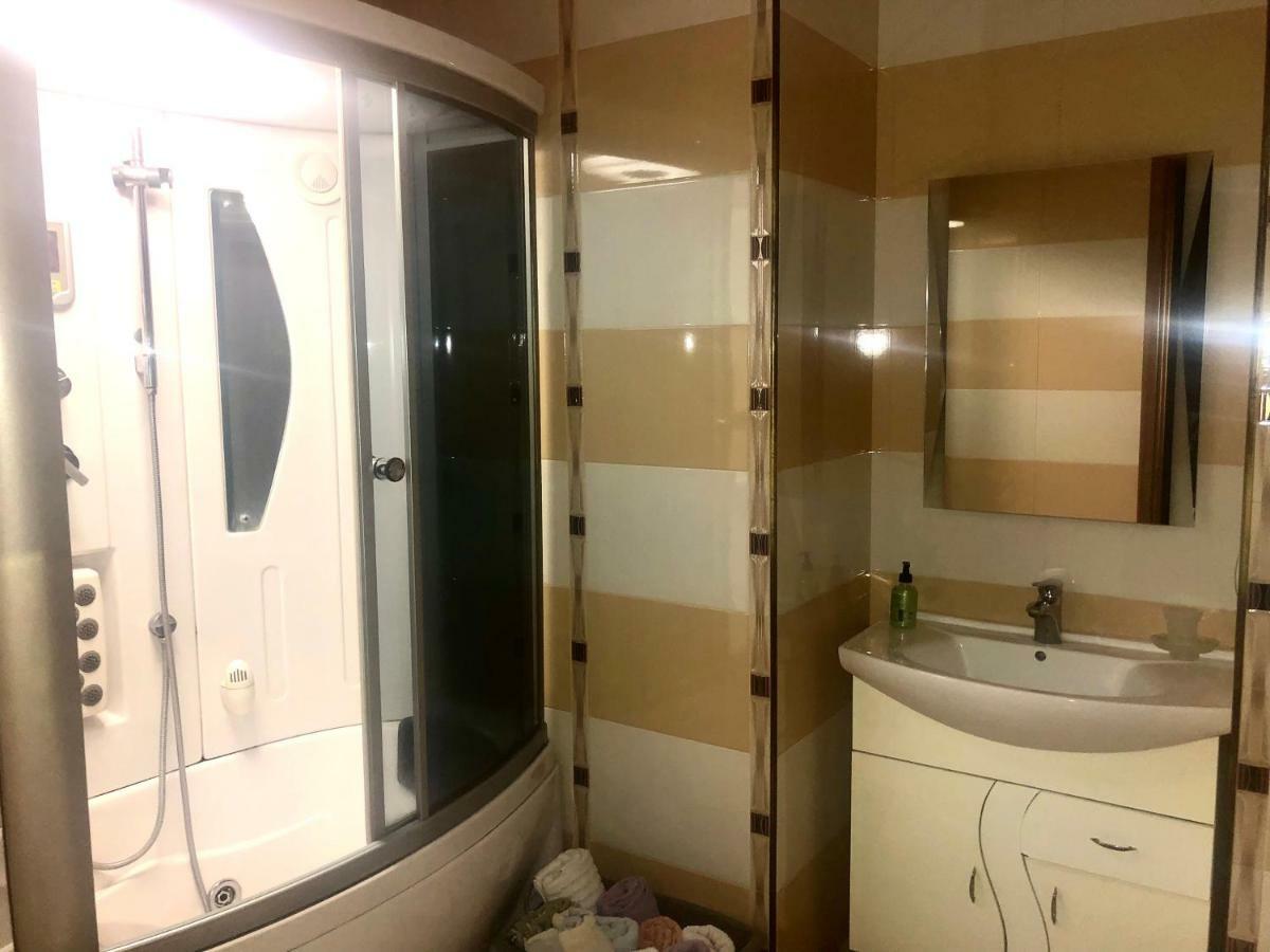 Luxury Tumanyan Apartment เยเรวาน ภายนอก รูปภาพ