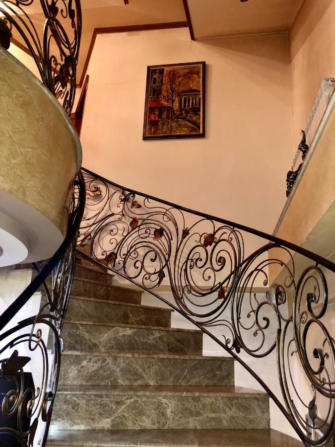 Luxury Tumanyan Apartment เยเรวาน ภายนอก รูปภาพ